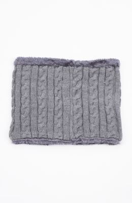 کلاه و رینگ بافت لبه خزه دار