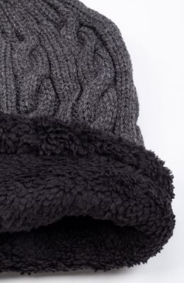 کلاه و رینگ بافت لبه خزه دار