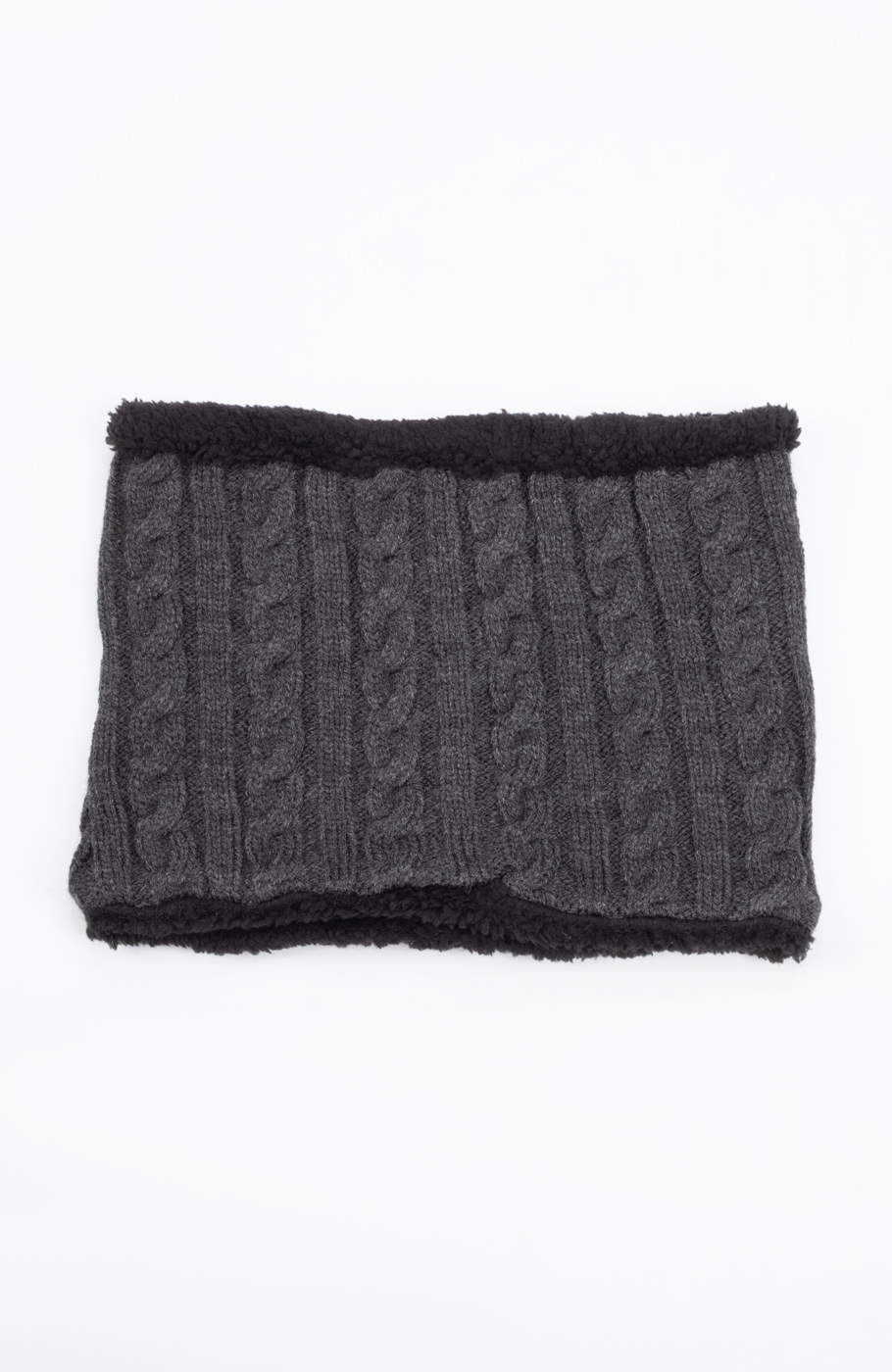 کلاه و رینگ بافت لبه خزه دار