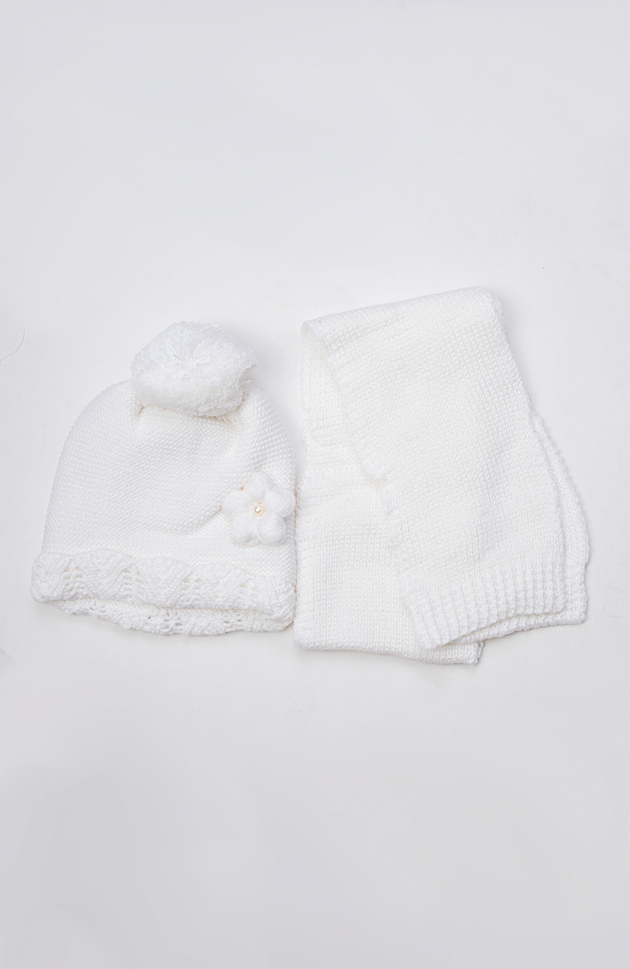 کلاه گلدار و شال بافت