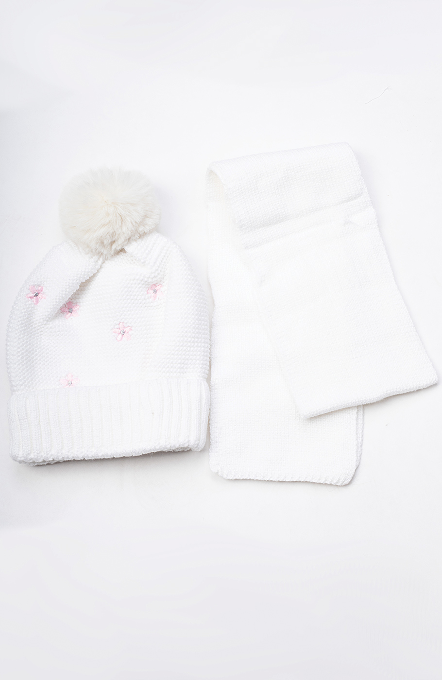 کلاه گلدوزی گلدار و شال بافت