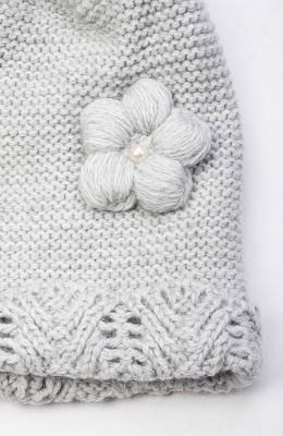 کلاه گلدار و شال بافت