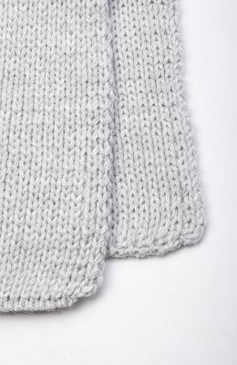 کلاه خرسی و شال بافت