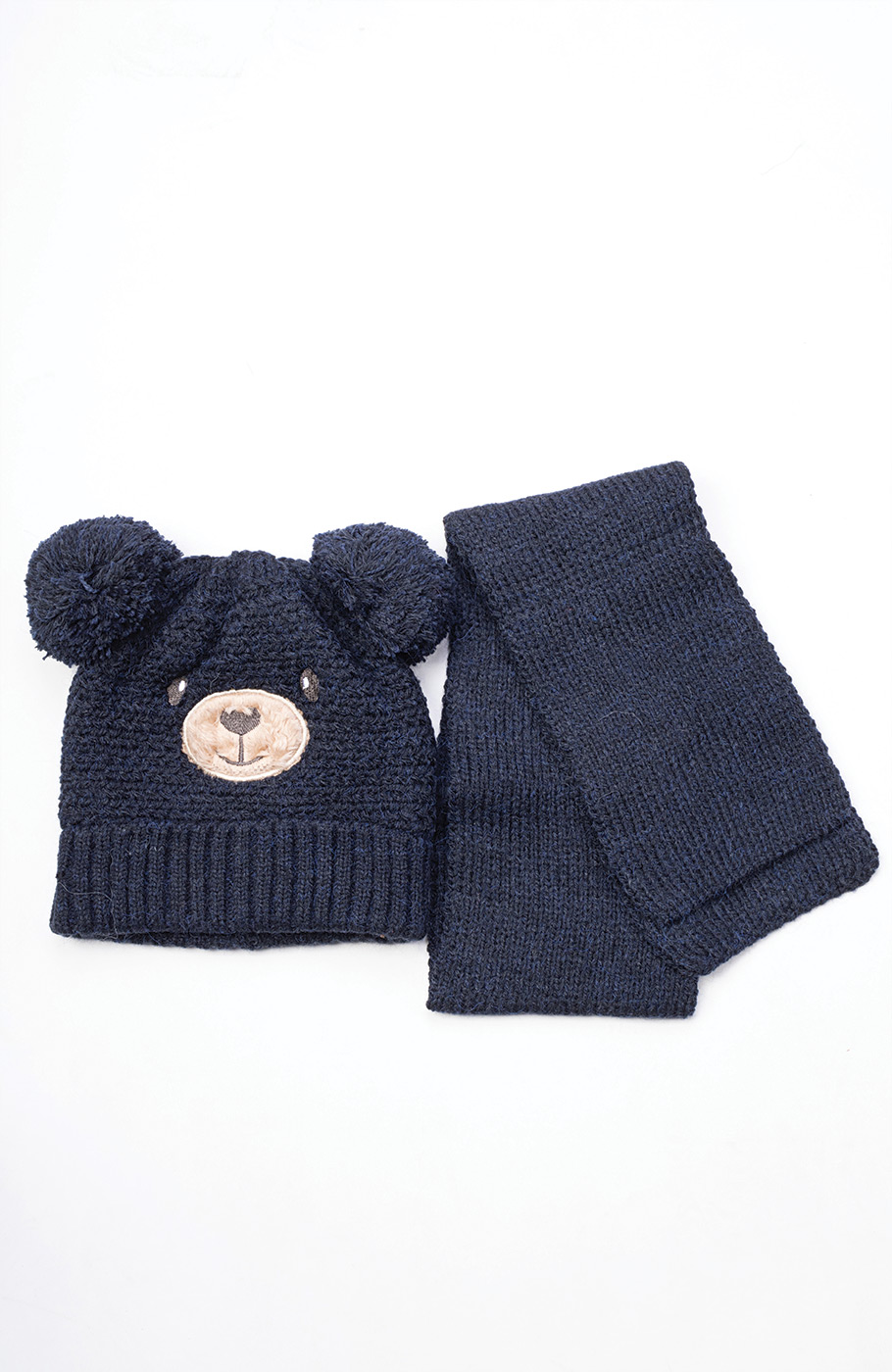 کلاه خرسی و شال بافت