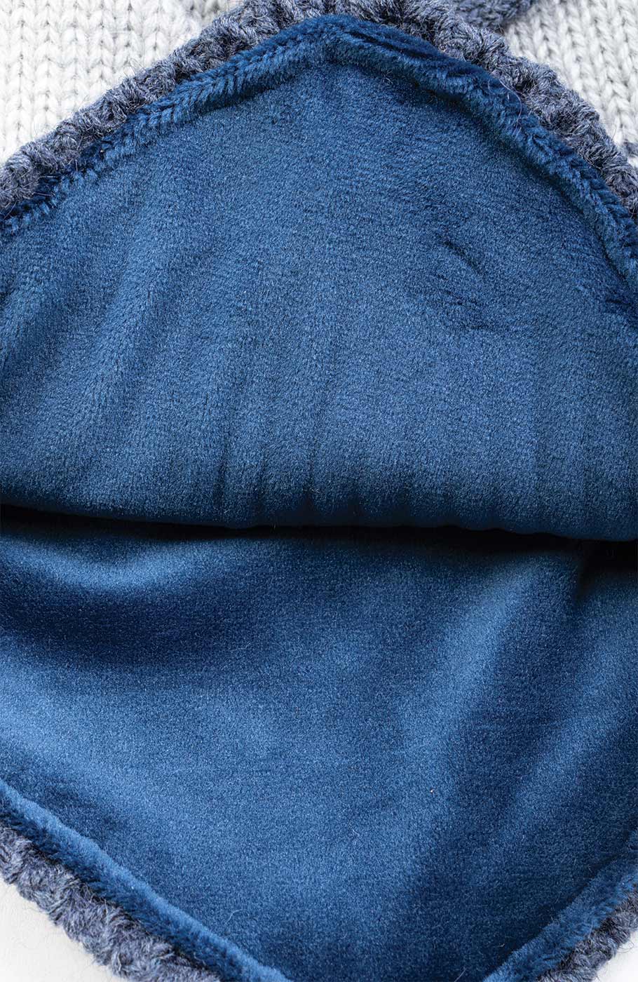 کلاه راه راه دو رنگ و شال بافت