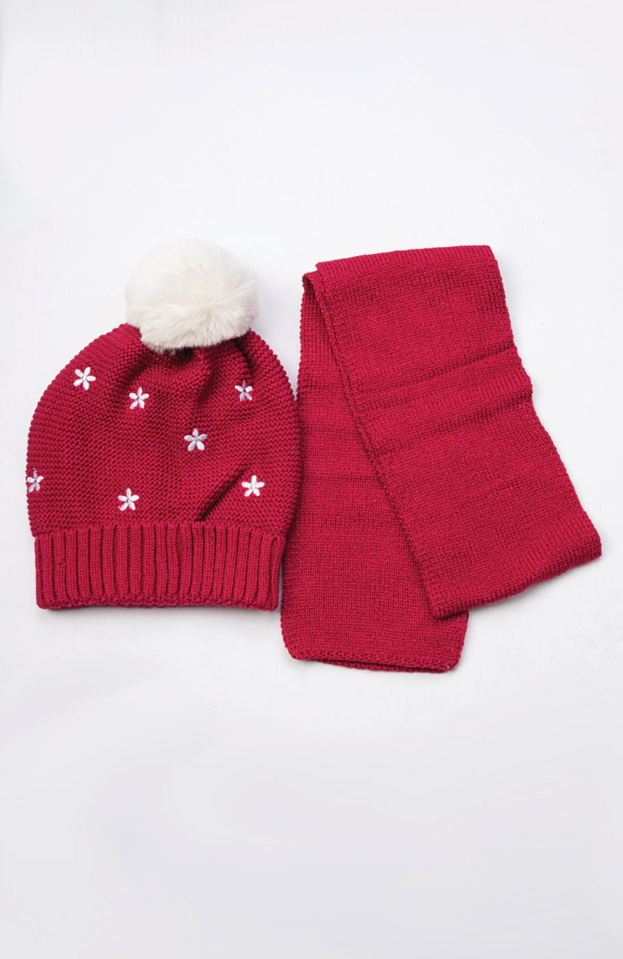 کلاه گلدوزی گلدار و شال بافت